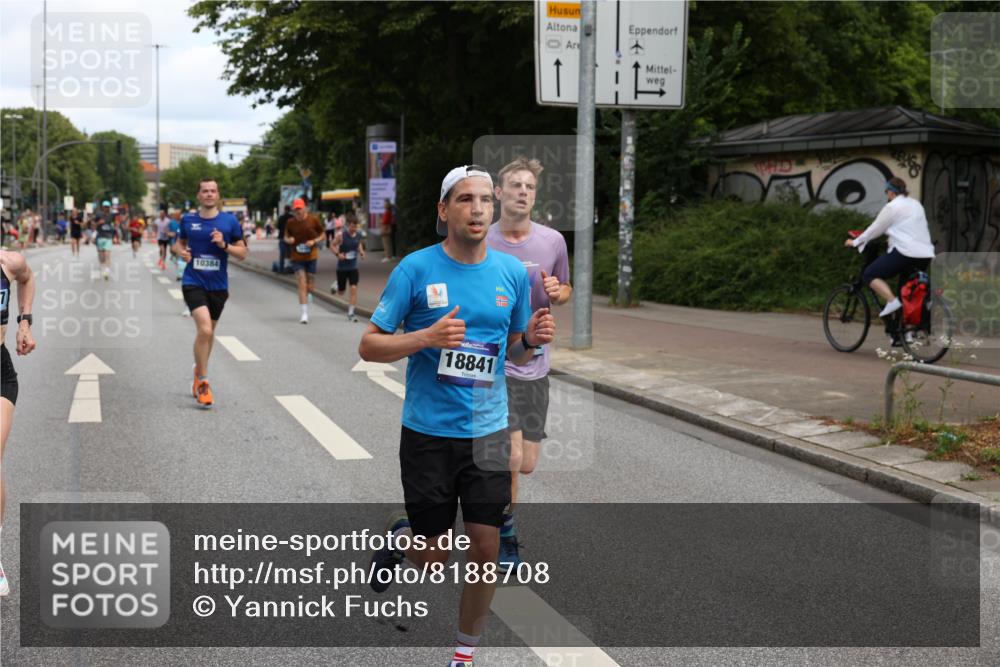 29.06.2025 - hella hamburg halbmarathon Yannick Fuchs http://msf.ph/oto/8188708 29.06.2025 10:30:36 20KM 3843, 4062, 6032, 10384, 10477, 10877, 12447, 12462, 12488, 12514, 13252, 13343, 13419, 14789, 14875, 15115, 15161, 15415, 15701, 15959, 16119, 16123, 17329, 17612, 17691, 18259, 18841 meine-sportfotos.de