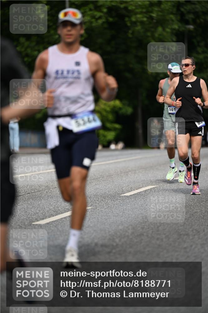 29.06.2025 - hella hamburg halbmarathon Dr. Thomas Lammeyer http://msf.ph/oto/8188771 29.06.2025 09:47:31 Kennedybrücke 1065, 1122, 3075, 3968, 5308, 5344, 7231, 7793, 8975, 9047, 9079, 10106, 10173, 10790 meine-sportfotos.de