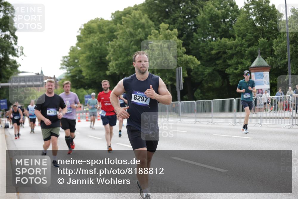 29.06.2025 - hella hamburg halbmarathon Jannik Wohlers http://msf.ph/oto/8188812 29.06.2025 10:23:55 Lombardsbrücke 1005, 1009, 1064, 1389, 2132, 2477, 3285, 3579, 3786, 4162, 4464, 4684, 4719, 4993, 6478, 6524, 6526, 7528, 7920, 7975, 8167, 8187, 8297, 9063, 11306, 12210, 13380, 13573, 13711, 14143, 14433, 14439, 14824, 15456, 16345, 16861, 17147, 17262, 17414, 17559, 17560, 18077, 18109, 18132 meine-sportfotos.de