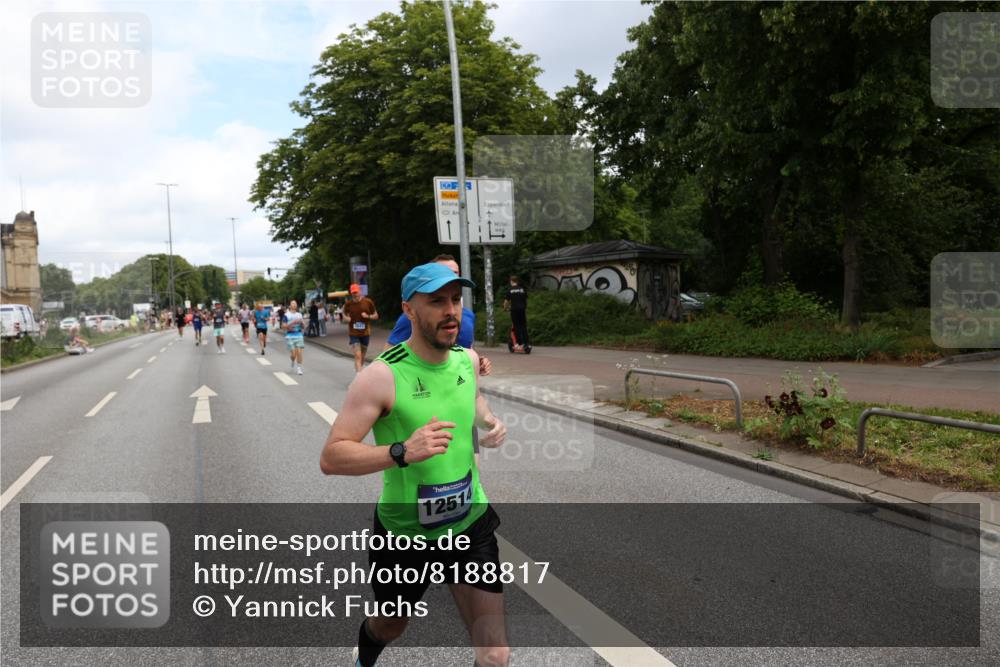 29.06.2025 - hella hamburg halbmarathon Yannick Fuchs http://msf.ph/oto/8188817 29.06.2025 10:30:38 20KM 3843, 4062, 6032, 6829, 6990, 10384, 10477, 10877, 12447, 12462, 12488, 12514, 13252, 13343, 13419, 14789, 14875, 15115, 15161, 15415, 15701, 15959, 16119, 16123, 17329, 17612, 17691, 18259, 18841 meine-sportfotos.de