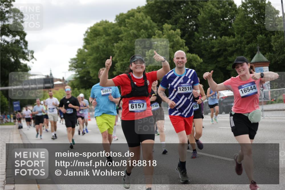 29.06.2025 - hella hamburg halbmarathon Jannik Wohlers http://msf.ph/oto/8188818 29.06.2025 11:12:12 Lombardsbrücke 1405, 1864, 1874, 3090, 4212, 4339, 4709, 4730, 5304, 5334, 5764, 5765, 6157, 6186, 6768, 6769, 6777, 7123, 7144, 7359, 7414, 7745, 7746, 8174, 8242, 8667, 9818, 10254, 11108, 12516, 12756, 13828, 13839, 14071, 14487, 15400, 15401, 16544, 17254, 17418, 17471, 17618, 17700, 18139, 18669 meine-sportfotos.de