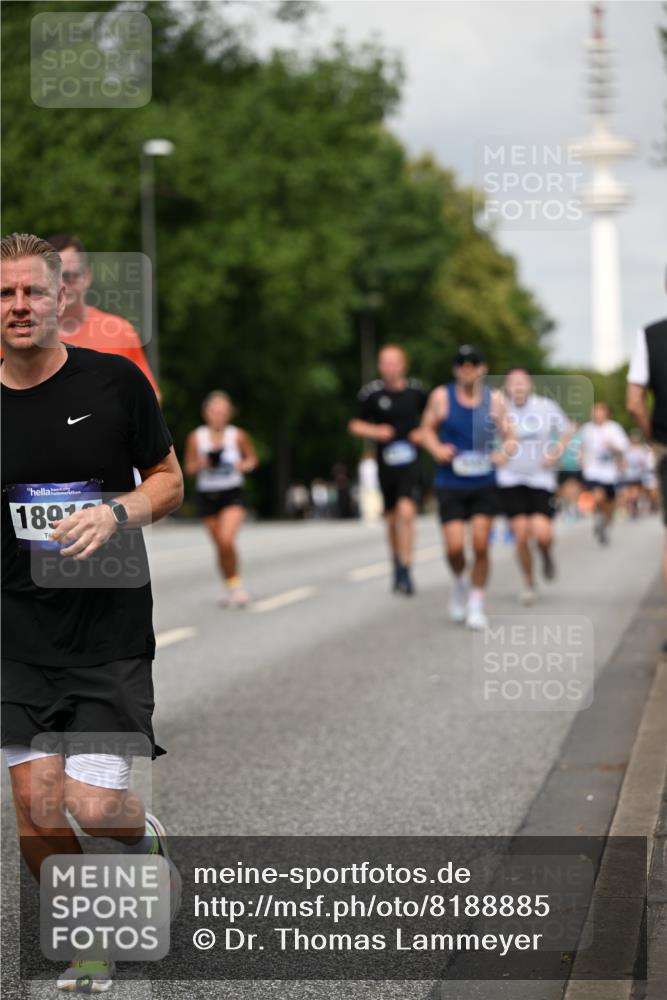 29.06.2025 - hella hamburg halbmarathon Dr. Thomas Lammeyer http://msf.ph/oto/8188885 29.06.2025 10:10:59 Kennedybrücke 1245, 4550, 5951, 6314, 6572, 6664, 8960, 9560, 10212, 10297, 10736, 10886 meine-sportfotos.de