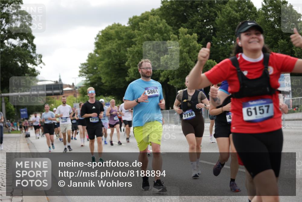29.06.2025 - hella hamburg halbmarathon Jannik Wohlers http://msf.ph/oto/8188894 29.06.2025 11:12:13 Lombardsbrücke 1405, 1864, 1874, 3090, 4011, 4212, 4339, 4709, 4730, 5304, 5334, 5764, 5765, 6157, 6186, 6768, 6769, 6777, 7123, 7144, 7406, 7414, 7745, 7746, 8174, 8667, 9818, 10254, 11108, 12516, 12756, 13828, 13839, 14071, 14487, 15400, 15401, 16544, 17254, 17418, 17471, 17618, 17700, 18139, 18669 meine-sportfotos.de