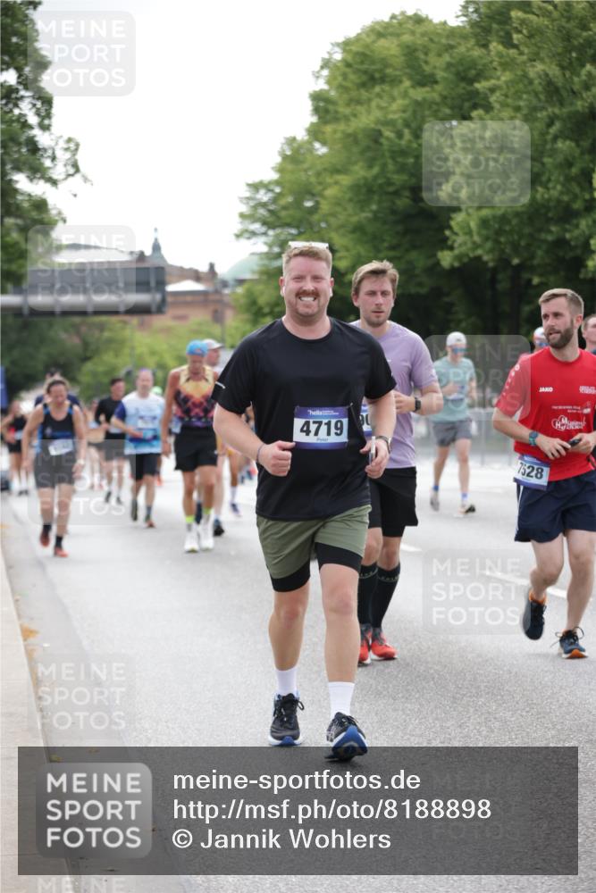 29.06.2025 - hella hamburg halbmarathon Jannik Wohlers http://msf.ph/oto/8188898 29.06.2025 10:23:56 Lombardsbrücke 1005, 1009, 1064, 1389, 2132, 2477, 3285, 3579, 3786, 4162, 4464, 4684, 4719, 4993, 6478, 6524, 6526, 7528, 7920, 7975, 8167, 8187, 8297, 9063, 12210, 13380, 13573, 13711, 14143, 14433, 14439, 14824, 15456, 16345, 16861, 17147, 17262, 17559, 17560, 18077, 18109, 18132, 19080 meine-sportfotos.de