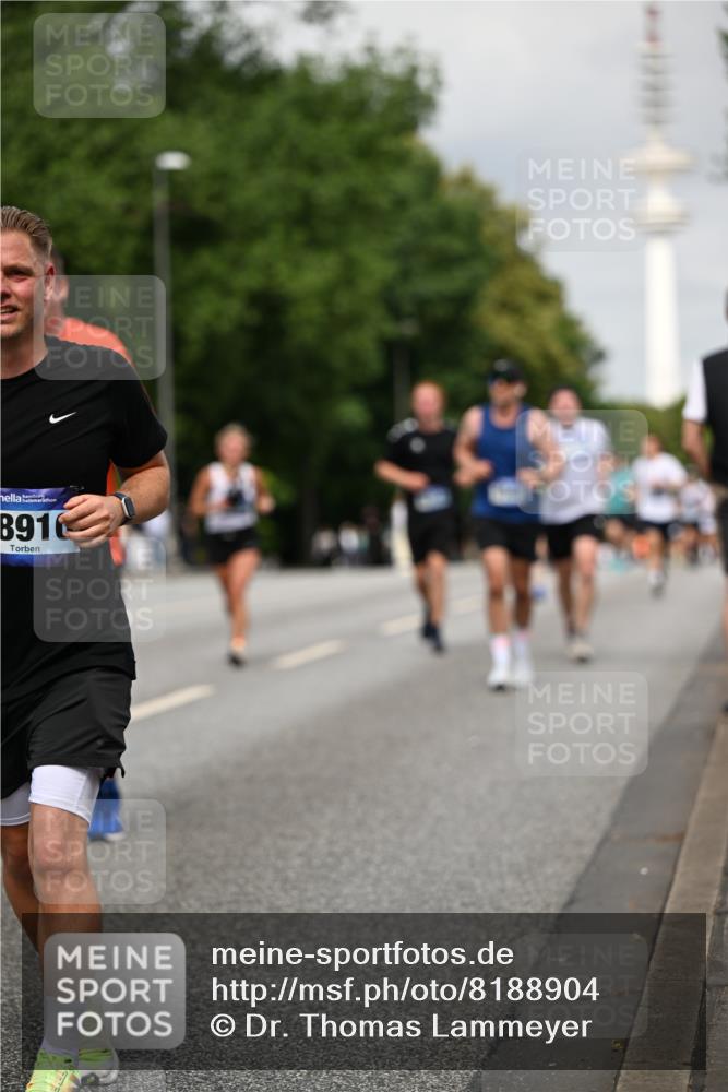 29.06.2025 - hella hamburg halbmarathon Dr. Thomas Lammeyer http://msf.ph/oto/8188904 29.06.2025 10:10:59 Kennedybrücke 1245, 4550, 5951, 6314, 6572, 6664, 8960, 9560, 10212, 10297, 10736, 10886 meine-sportfotos.de