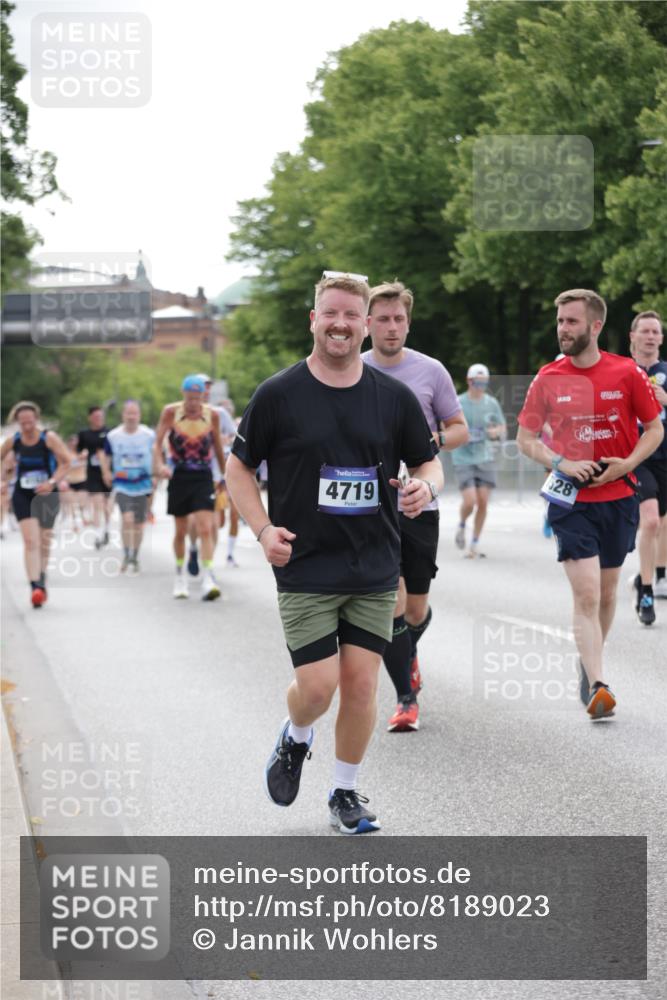 29.06.2025 - hella hamburg halbmarathon Jannik Wohlers http://msf.ph/oto/8189023 29.06.2025 10:23:57 Lombardsbrücke 1005, 1009, 1064, 2132, 2477, 3285, 3579, 3786, 4162, 4464, 4684, 4719, 4993, 6478, 6524, 6526, 7528, 7920, 7975, 8167, 8187, 8297, 9063, 12210, 13380, 13573, 13711, 14143, 14433, 14439, 14824, 15456, 16345, 16861, 17147, 17262, 17559, 17560, 18077, 18109, 18132, 19080 meine-sportfotos.de