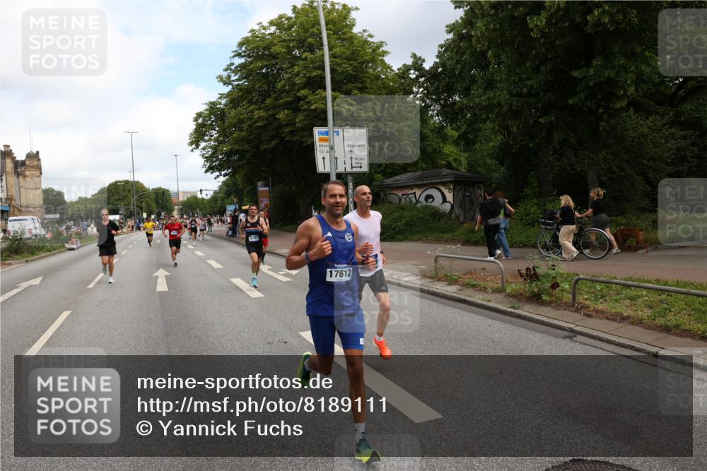 29.06.2025 - hella hamburg halbmarathon Yannick Fuchs http://msf.ph/oto/8189111 29.06.2025 10:30:46 20KM 2399, 2774, 3809, 3843, 4062, 6829, 6990, 6993, 10477, 12447, 12488, 13343, 13419, 14601, 14875, 15115, 15161, 15348, 16119, 17217, 17329, 17612, 17691, 18600 meine-sportfotos.de