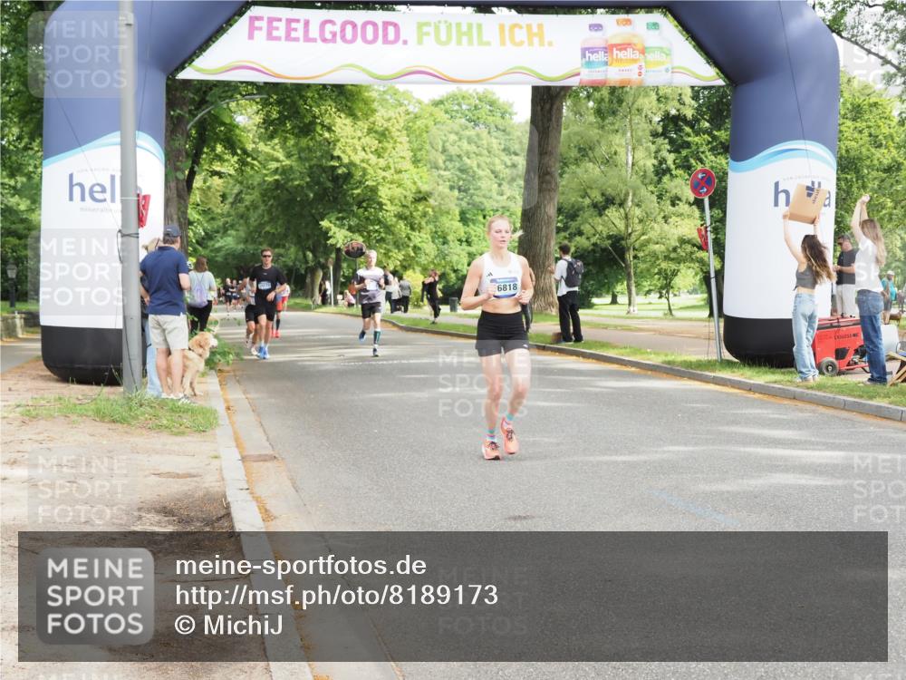 29.06.2025 - hella hamburg halbmarathon MichiJ http://msf.ph/oto/8189173 29.06.2025 10:19:28 Zwischen KM18-KM19 16818 meine-sportfotos.de