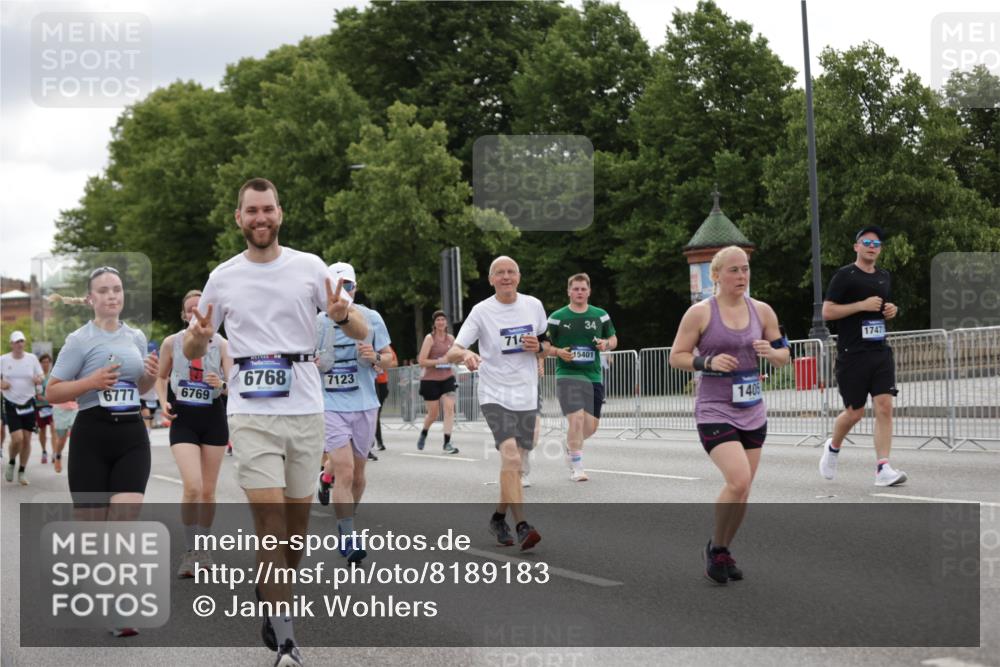 29.06.2025 - hella hamburg halbmarathon Jannik Wohlers http://msf.ph/oto/8189183 29.06.2025 11:12:18 Lombardsbrücke 1405, 1864, 1874, 3090, 3512, 4004, 4011, 4045, 4339, 4709, 4730, 5304, 5334, 5765, 6157, 6768, 6769, 6777, 7123, 7144, 7406, 7414, 7428, 7745, 7746, 8174, 10254, 11108, 12516, 13091, 13828, 13839, 14538, 15400, 15401, 15855, 16411, 16544, 17471, 17700, 17875, 18139, 18669 meine-sportfotos.de
