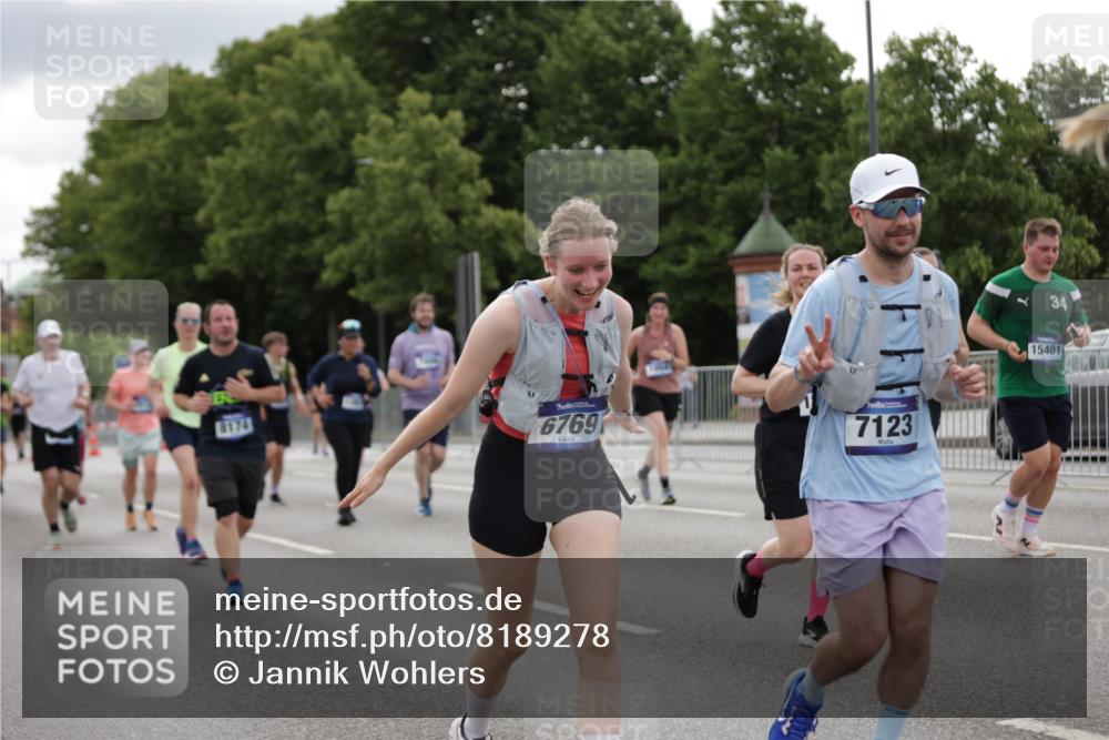 29.06.2025 - hella hamburg halbmarathon Jannik Wohlers http://msf.ph/oto/8189278 29.06.2025 11:12:21 Lombardsbrücke 1178, 1405, 1864, 1874, 3090, 3512, 4004, 4011, 4045, 4339, 4709, 4730, 5765, 6768, 6769, 6777, 7123, 7144, 7163, 7406, 7414, 7428, 7745, 7746, 8174, 10254, 12516, 13091, 13839, 14538, 15400, 15401, 15855, 16411, 17471, 17700, 17875, 18139, 18669 meine-sportfotos.de