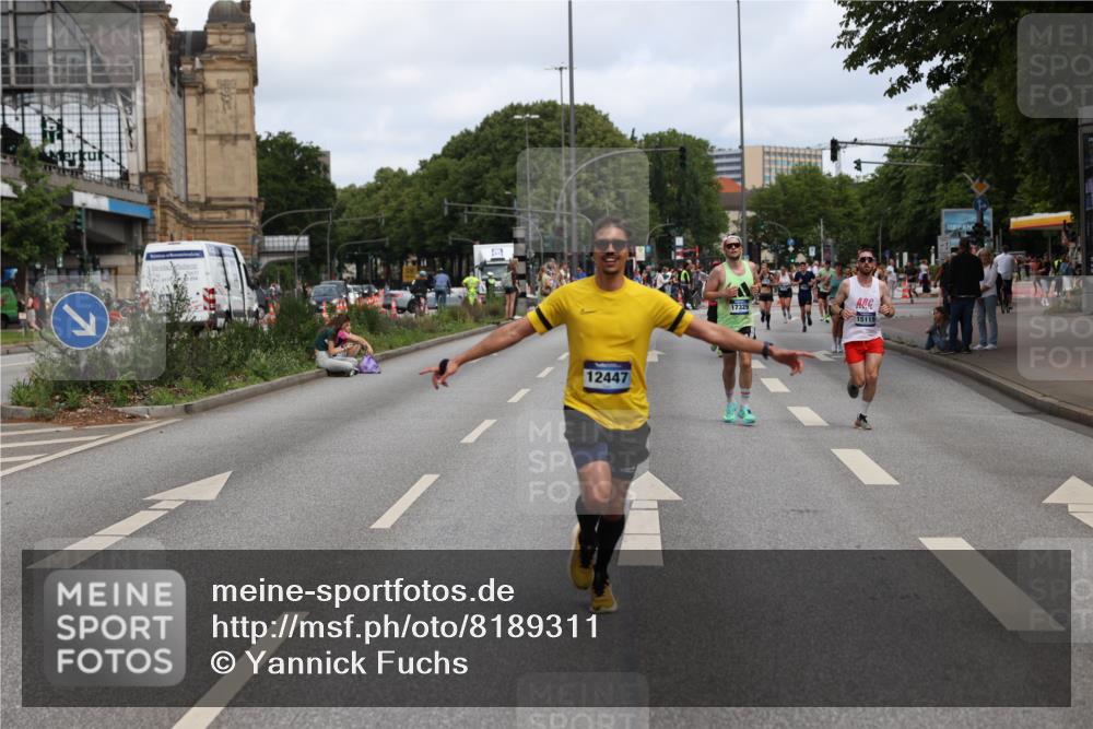 29.06.2025 - hella hamburg halbmarathon Yannick Fuchs http://msf.ph/oto/8189311 29.06.2025 10:30:52 20KM 2399, 2774, 3809, 6829, 6990, 6993, 10477, 10852, 12447, 12488, 13343, 13419, 14601, 14622, 14875, 15115, 15161, 15348, 15621, 16119, 17217, 17329, 17612, 17691, 18156, 18600 meine-sportfotos.de