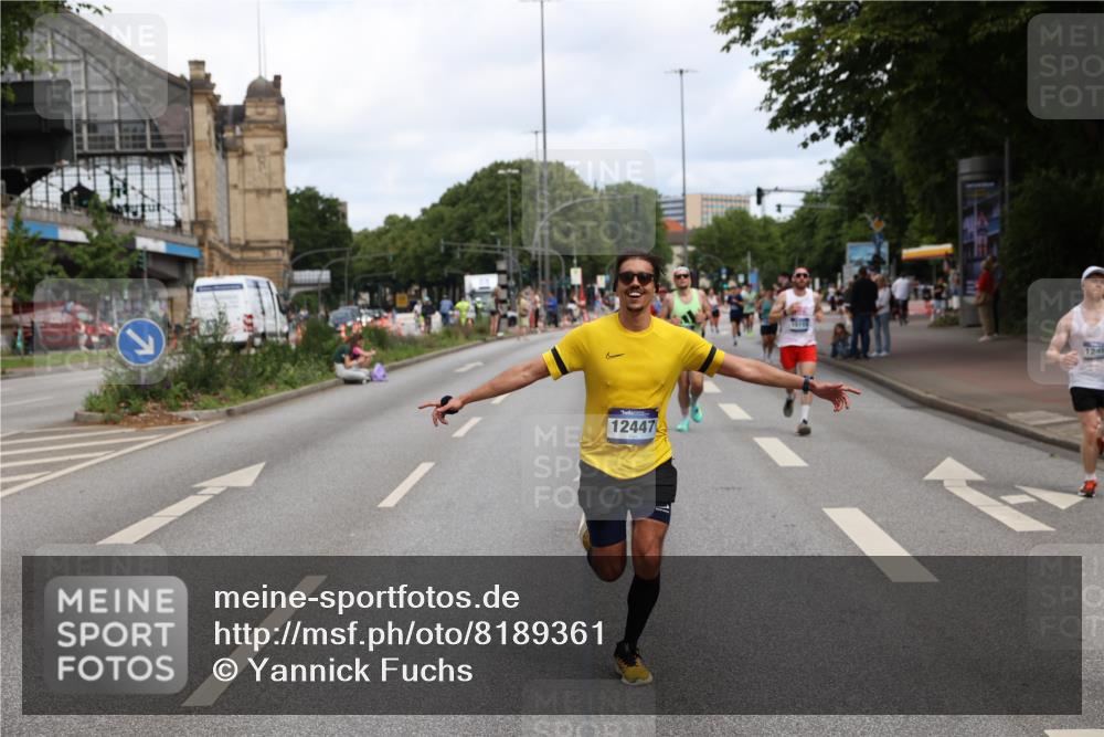 29.06.2025 - hella hamburg halbmarathon Yannick Fuchs http://msf.ph/oto/8189361 29.06.2025 10:30:52 20KM 2399, 2774, 3809, 6829, 6990, 6993, 10477, 10852, 12447, 12488, 13343, 13419, 14601, 14622, 14875, 15115, 15161, 15348, 15621, 16119, 17217, 17329, 17612, 17691, 18156, 18600 meine-sportfotos.de