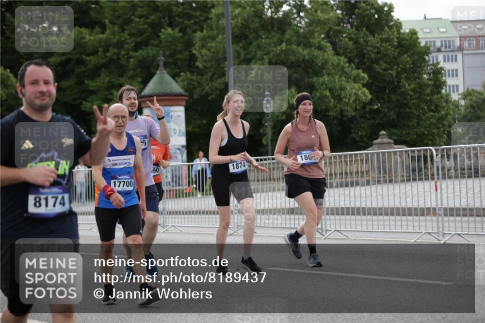 29.06.2025 - hella hamburg halbmarathon Jannik Wohlers http://msf.ph/oto/8189437 29.06.2025 11:12:23 Lombardsbrücke 1084, 1178, 1405, 1864, 1874, 3090, 3512, 4004, 4011, 4045, 4339, 4709, 4730, 5765, 6768, 6769, 6777, 7123, 7144, 7163, 7406, 7414, 7428, 8174, 10254, 13091, 13839, 14538, 15400, 15401, 15855, 16411, 17471, 17700, 17875, 18139, 18669 meine-sportfotos.de