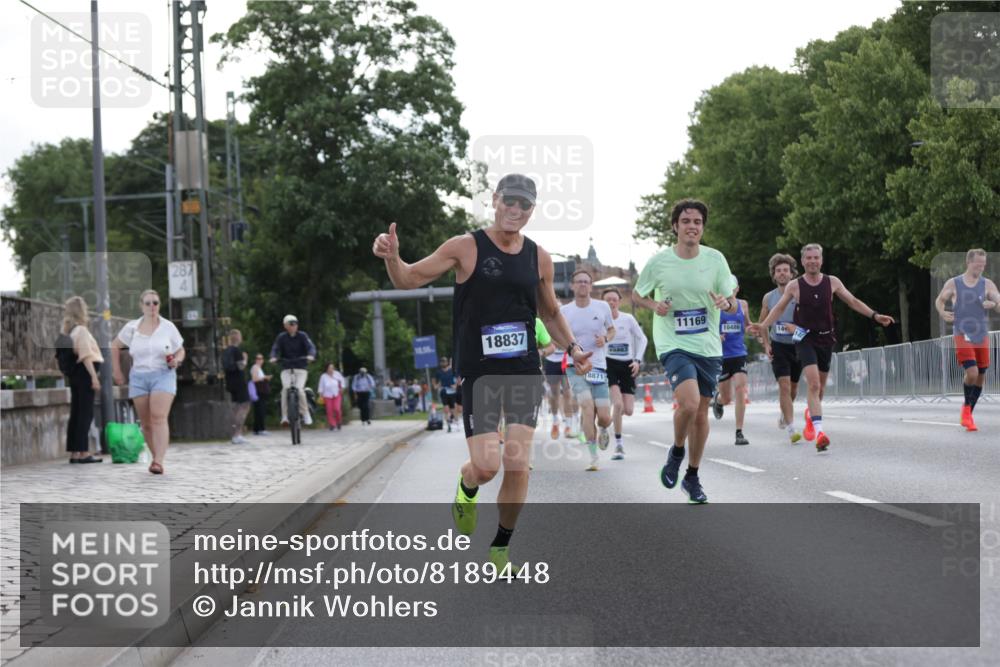 29.06.2025 - hella hamburg halbmarathon Jannik Wohlers http://msf.ph/oto/8189448 29.06.2025 09:44:39 Lombardsbrücke 1827, 2746, 3201, 5269, 5367, 6619, 6781, 10156, 10486, 10848, 11169, 12287, 12595, 12900, 13838, 13956, 14140, 14164, 15883, 16377, 16508, 16713, 16818, 17428, 17488, 18737, 18837, 18871, 18874, 19142 meine-sportfotos.de