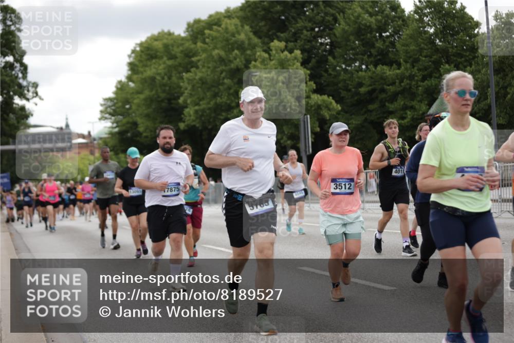29.06.2025 - hella hamburg halbmarathon Jannik Wohlers http://msf.ph/oto/8189527 29.06.2025 11:12:25 Lombardsbrücke 1084, 1178, 1864, 1874, 3090, 3512, 3988, 3989, 4004, 4011, 4045, 5765, 6768, 6769, 6777, 7123, 7144, 7163, 7406, 7428, 8174, 9515, 10254, 13091, 13839, 14538, 15400, 15401, 15855, 16411, 17471, 17875, 18139, 18669 meine-sportfotos.de