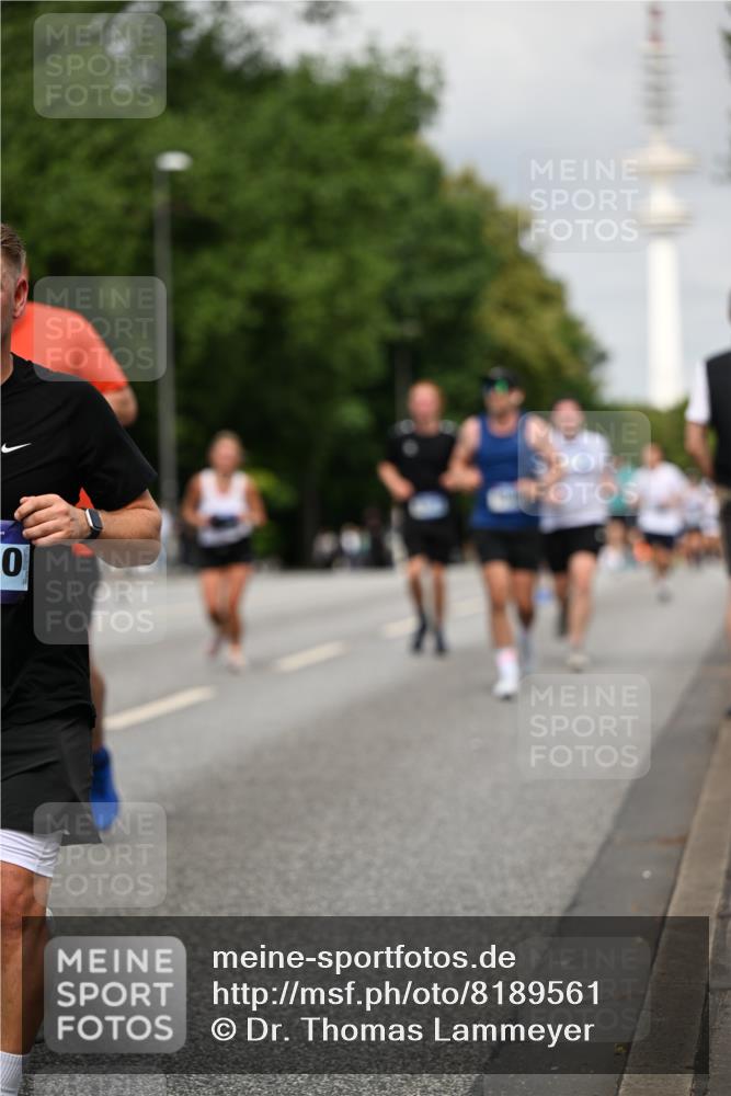 29.06.2025 - hella hamburg halbmarathon Dr. Thomas Lammeyer http://msf.ph/oto/8189561 29.06.2025 10:10:59 Kennedybrücke 1245, 4550, 5951, 6314, 6572, 6664, 8960, 9560, 10212, 10297, 10736, 10886 meine-sportfotos.de