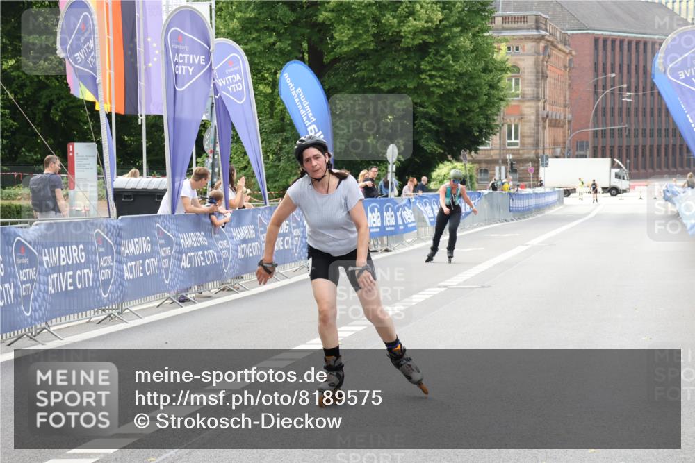 29.06.2025 - hella hamburg halbmarathon Strokosch-Dieckow http://msf.ph/oto/8189575 29.06.2025 09:29:52 Ziel 20028, 20089 meine-sportfotos.de