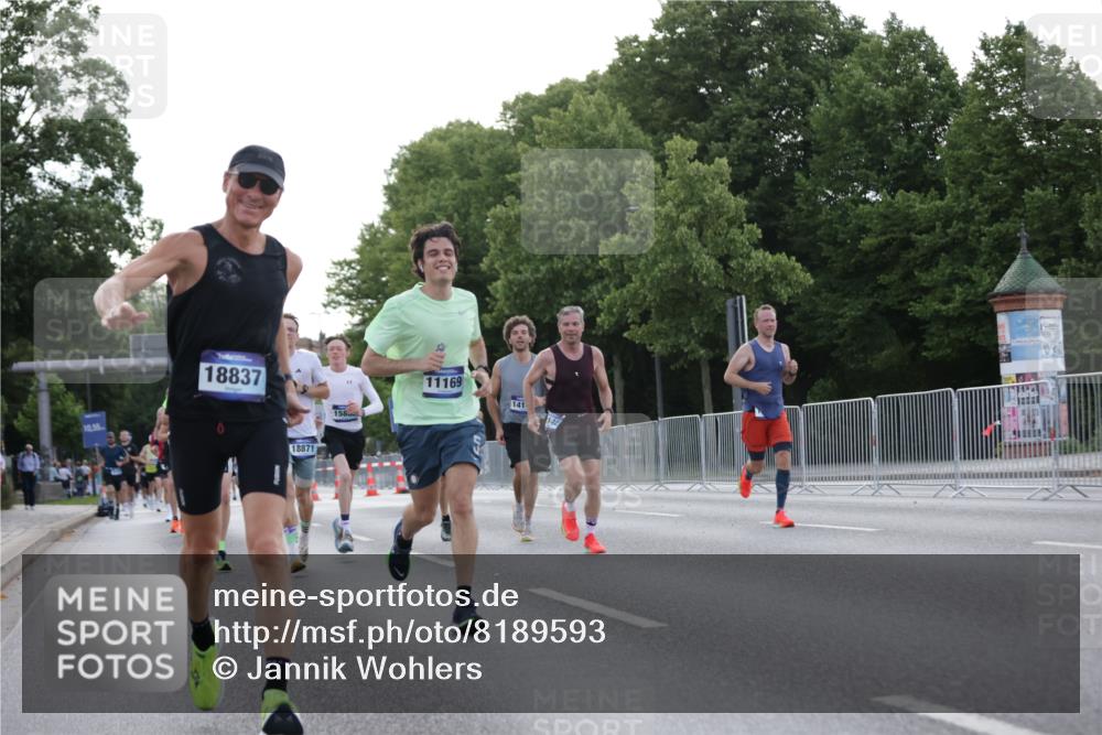29.06.2025 - hella hamburg halbmarathon Jannik Wohlers http://msf.ph/oto/8189593 29.06.2025 09:44:39 Lombardsbrücke 1827, 2746, 3201, 5269, 5367, 6619, 6781, 10156, 10486, 10848, 11169, 12287, 12595, 12900, 13838, 13956, 14140, 14164, 15883, 16377, 16508, 16713, 16818, 17428, 17488, 18737, 18837, 18871, 18874, 19142 meine-sportfotos.de