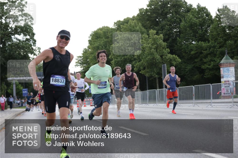 29.06.2025 - hella hamburg halbmarathon Jannik Wohlers http://msf.ph/oto/8189643 29.06.2025 09:44:39 Lombardsbrücke 1827, 2746, 3201, 5269, 5367, 6619, 6781, 10156, 10486, 10848, 11169, 12287, 12595, 12900, 13838, 13956, 14140, 14164, 15883, 16377, 16508, 16713, 16818, 17428, 17488, 18737, 18837, 18871, 18874, 19142 meine-sportfotos.de
