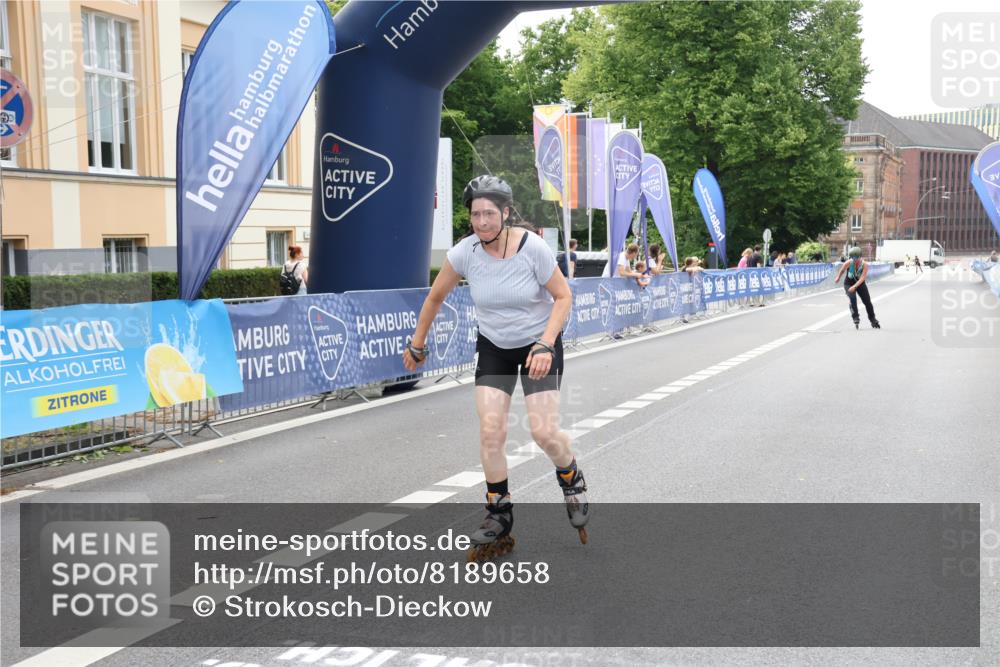 29.06.2025 - hella hamburg halbmarathon Strokosch-Dieckow http://msf.ph/oto/8189658 29.06.2025 09:29:54 Ziel 20028, 20089 meine-sportfotos.de