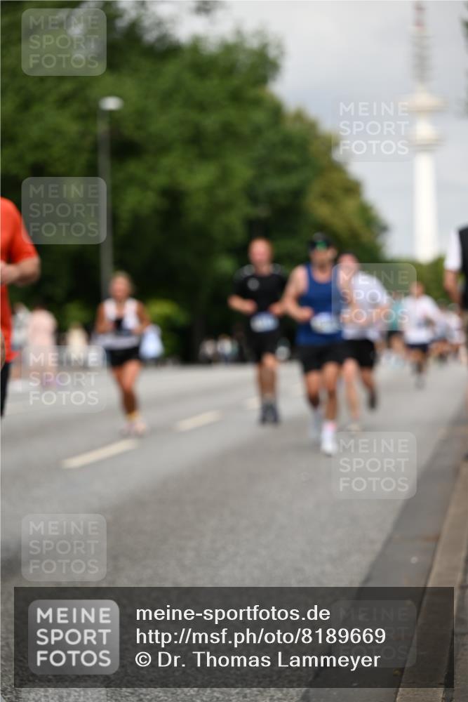 29.06.2025 - hella hamburg halbmarathon Dr. Thomas Lammeyer http://msf.ph/oto/8189669 29.06.2025 10:11:00 Kennedybrücke 1245, 4502, 4550, 5951, 6314, 6572, 6664, 8960, 9560, 10212, 10297, 10736 meine-sportfotos.de