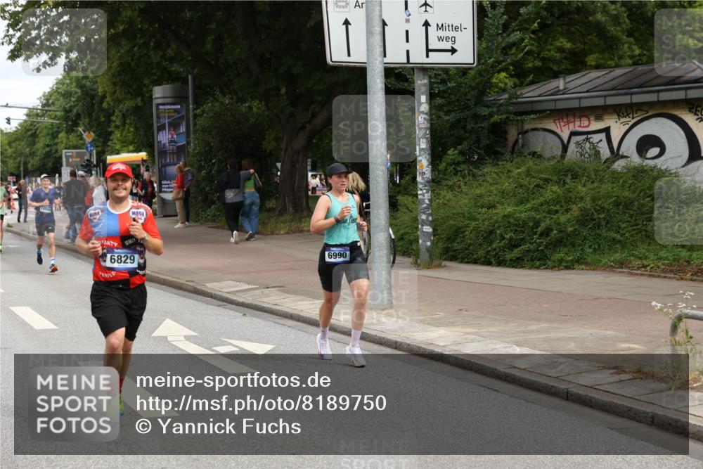 29.06.2025 - hella hamburg halbmarathon Yannick Fuchs http://msf.ph/oto/8189750 29.06.2025 10:30:59 20KM 2399, 2774, 3809, 6829, 6915, 6990, 6993, 10852, 11620, 12051, 12168, 12447, 12488, 13343, 13991, 14601, 14622, 15115, 15348, 15621, 17078, 17217, 17329, 17691, 18156, 18600 meine-sportfotos.de
