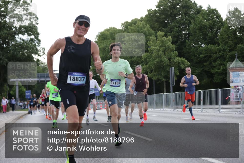 29.06.2025 - hella hamburg halbmarathon Jannik Wohlers http://msf.ph/oto/8189796 29.06.2025 09:44:39 Lombardsbrücke 1827, 2746, 3201, 5269, 5367, 6619, 6781, 10156, 10486, 10848, 11169, 12287, 12595, 12900, 13838, 13956, 14140, 14164, 15883, 16377, 16508, 16713, 16818, 17428, 17488, 18737, 18837, 18871, 18874, 19142 meine-sportfotos.de