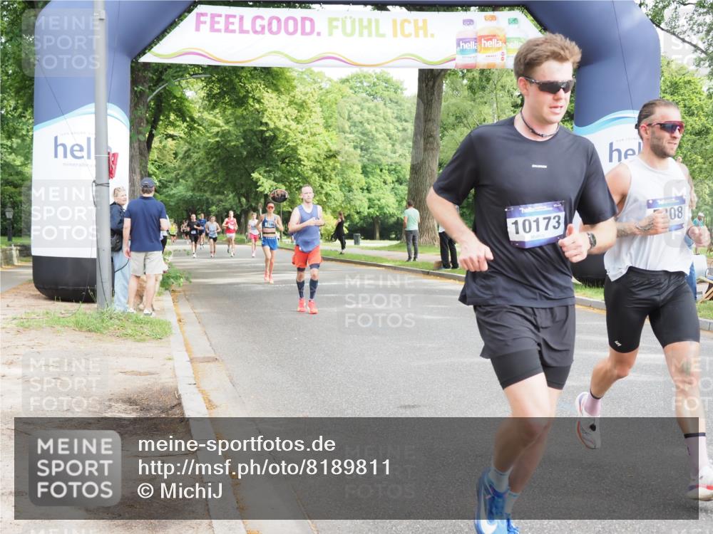 29.06.2025 - hella hamburg halbmarathon MichiJ http://msf.ph/oto/8189811 29.06.2025 10:19:33 Zwischen KM18-KM19 3189, 5308, 10173, 16713, 16818 meine-sportfotos.de