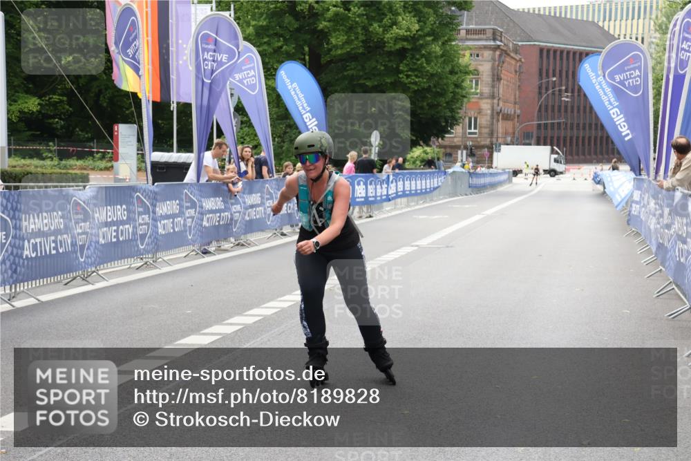 29.06.2025 - hella hamburg halbmarathon Strokosch-Dieckow http://msf.ph/oto/8189828 29.06.2025 09:29:57 Ziel 20028 meine-sportfotos.de