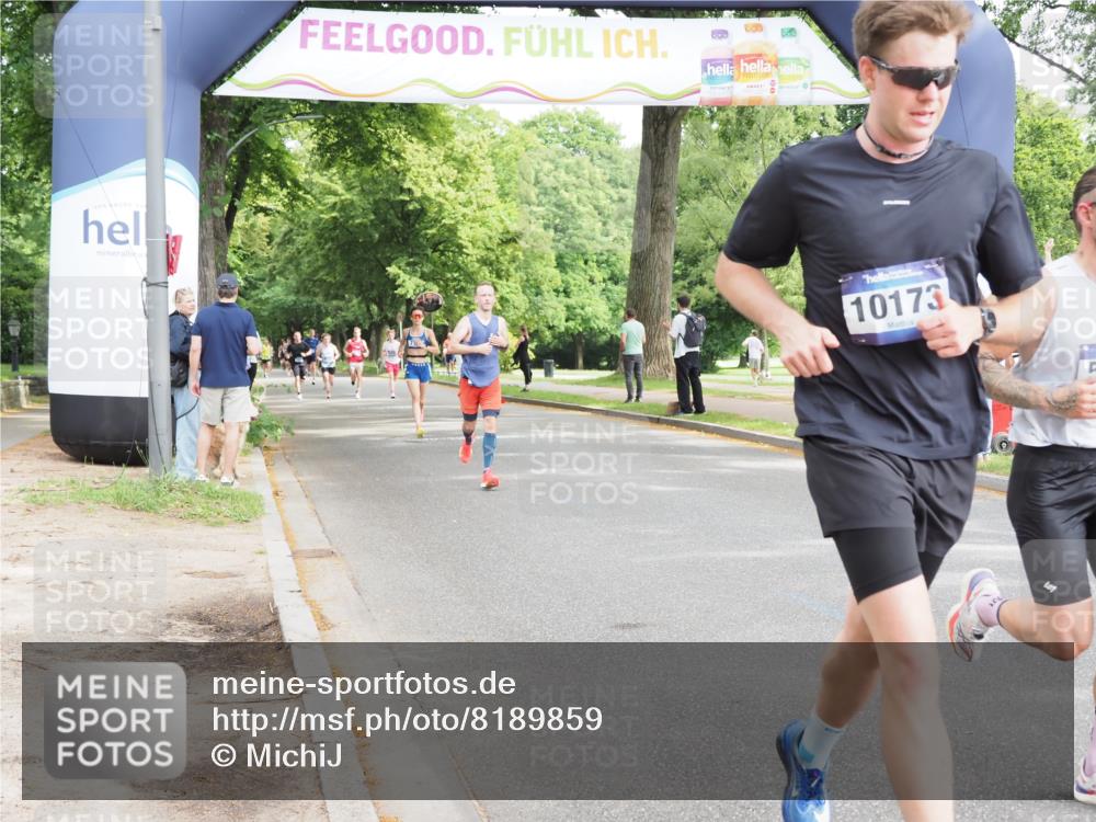 29.06.2025 - hella hamburg halbmarathon MichiJ http://msf.ph/oto/8189859 29.06.2025 10:19:33 Zwischen KM18-KM19 3189, 5308, 10173, 16713, 16818 meine-sportfotos.de