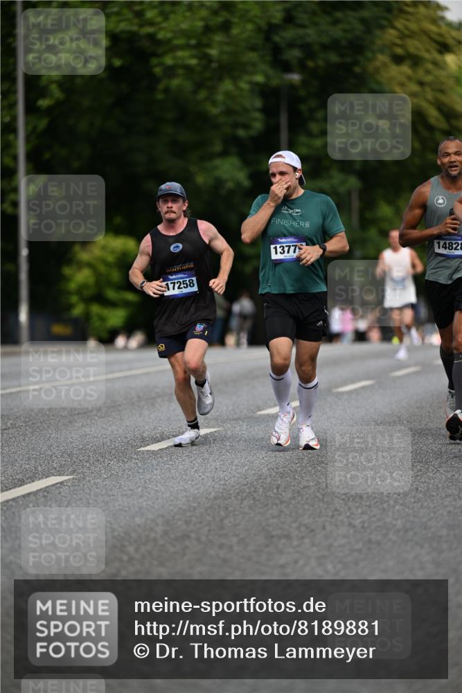 29.06.2025 - hella hamburg halbmarathon Dr. Thomas Lammeyer http://msf.ph/oto/8189881 29.06.2025 09:47:35 Kennedybrücke 1065, 1122, 2879, 3075, 3968, 4678, 5308, 5344, 7231, 7349, 7793, 8975, 9047, 9079, 10106, 10173, 10790 meine-sportfotos.de