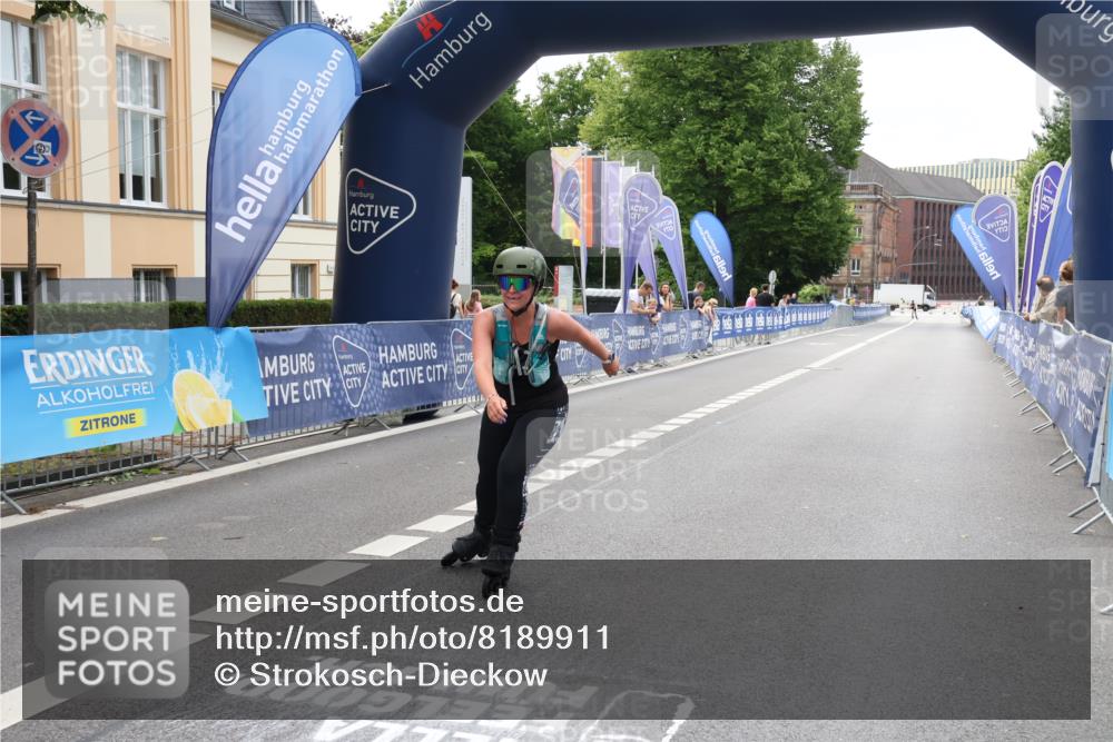 29.06.2025 - hella hamburg halbmarathon Strokosch-Dieckow http://msf.ph/oto/8189911 29.06.2025 09:29:58 Ziel 20028 meine-sportfotos.de