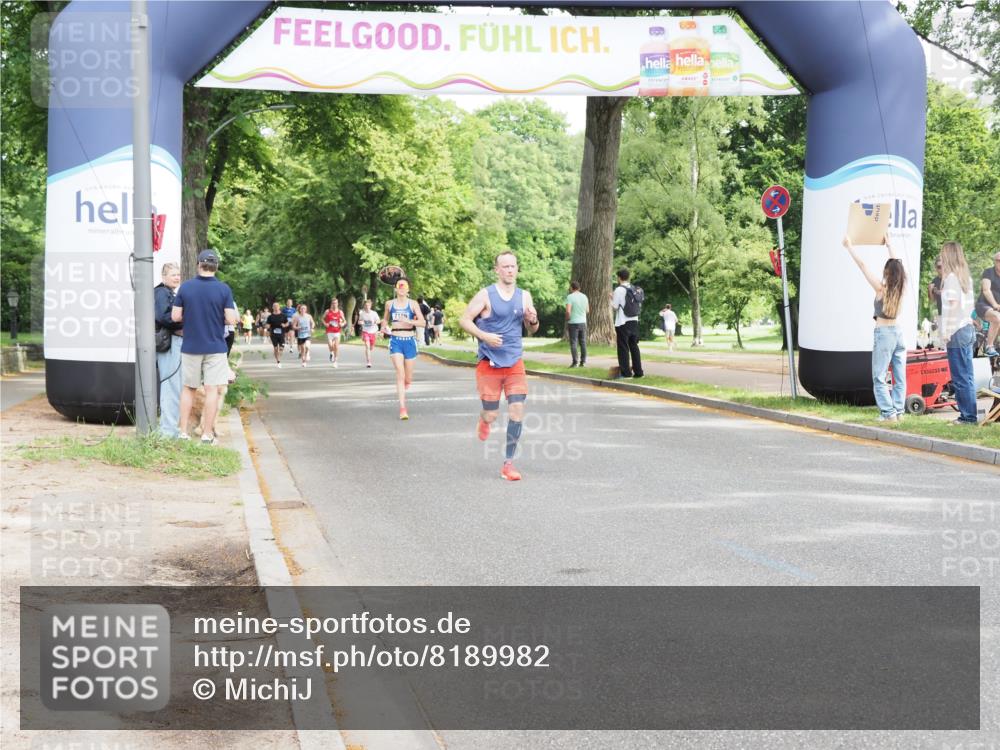 29.06.2025 - hella hamburg halbmarathon MichiJ http://msf.ph/oto/8189982 29.06.2025 10:19:34 Zwischen KM18-KM19 3189, 5308, 10173, 16713, 16818 meine-sportfotos.de