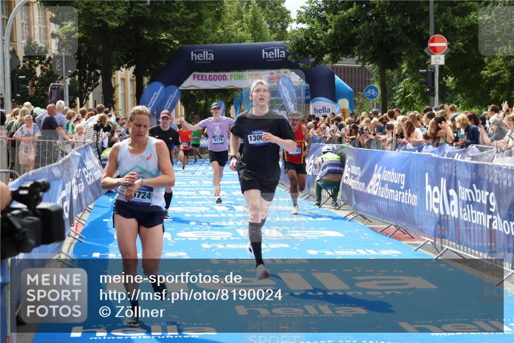 29.06.2025 - hella hamburg halbmarathon Zöllner http://msf.ph/oto/8190024 29.06.2025 10:34:12 Ziel 7884, 7901, 9376, 11019, 11202, 13066, 16724, 17751, 18906 meine-sportfotos.de
