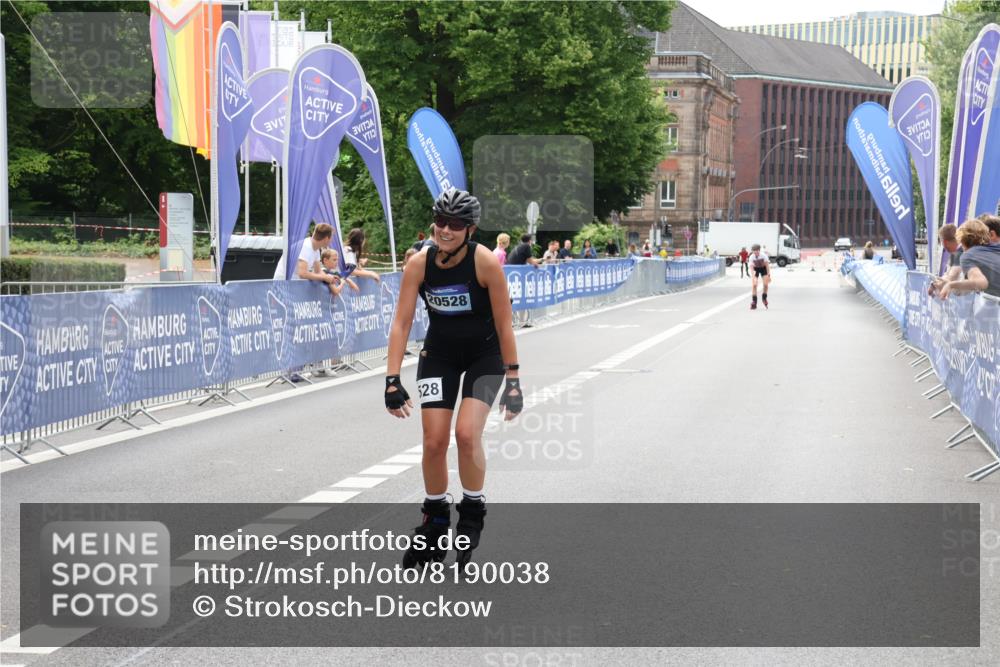 29.06.2025 - hella hamburg halbmarathon Strokosch-Dieckow http://msf.ph/oto/8190038 29.06.2025 09:30:20 Ziel 20301, 20528 meine-sportfotos.de