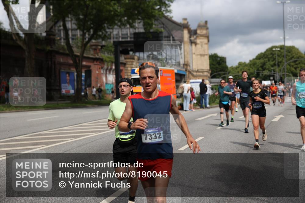 29.06.2025 - hella hamburg halbmarathon Yannick Fuchs http://msf.ph/oto/8190045 29.06.2025 10:43:52 20KM 2013, 2504, 2516, 2878, 2937, 3414, 3543, 3562, 3692, 4017, 4832, 5978, 6115, 7100, 7332, 7657, 8437, 8454, 8813, 9200, 9491, 9551, 9597, 9619, 9723, 9924, 9965, 10189, 11339, 11819, 11975, 12035, 12203, 12271, 12670, 13159, 13225, 13690, 13976, 14526, 14838, 15519, 15523, 15620, 15966, 16403, 16653, 16731, 16738, 16843, 16877, 16891, 17001, 17753, 17908, 18058, 18350, 18926, 18960, 19109 meine-sportfotos.de