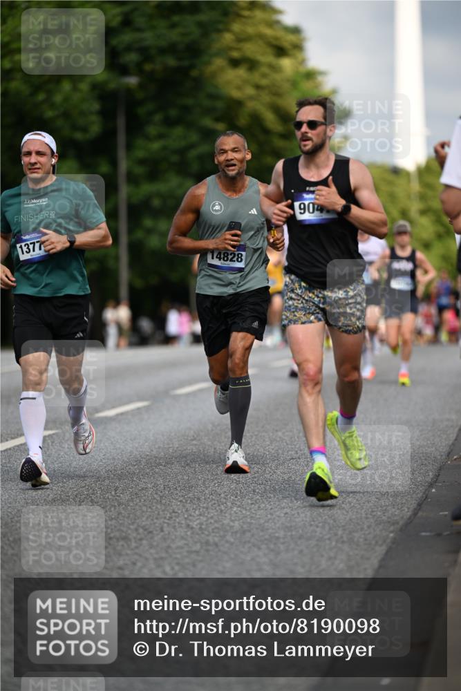 29.06.2025 - hella hamburg halbmarathon Dr. Thomas Lammeyer http://msf.ph/oto/8190098 29.06.2025 09:47:35 Kennedybrücke 1065, 1122, 2879, 3075, 3968, 4678, 5308, 5344, 7231, 7349, 7793, 8975, 9047, 9079, 10106, 10173, 10790 meine-sportfotos.de
