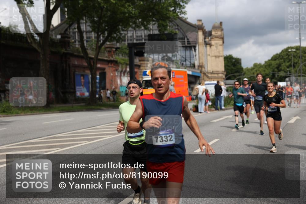29.06.2025 - hella hamburg halbmarathon Yannick Fuchs http://msf.ph/oto/8190099 29.06.2025 10:43:52 20KM 2013, 2504, 2516, 2878, 2937, 3414, 3543, 3562, 3692, 4017, 4832, 5978, 6115, 7100, 7332, 7657, 8437, 8454, 8813, 9200, 9491, 9551, 9597, 9619, 9723, 9924, 9965, 10189, 11339, 11819, 11975, 12035, 12203, 12271, 12670, 13159, 13225, 13690, 13976, 14526, 14838, 15519, 15523, 15620, 15966, 16403, 16653, 16731, 16738, 16843, 16877, 16891, 17001, 17753, 17908, 18058, 18350, 18926, 18960, 19109 meine-sportfotos.de
