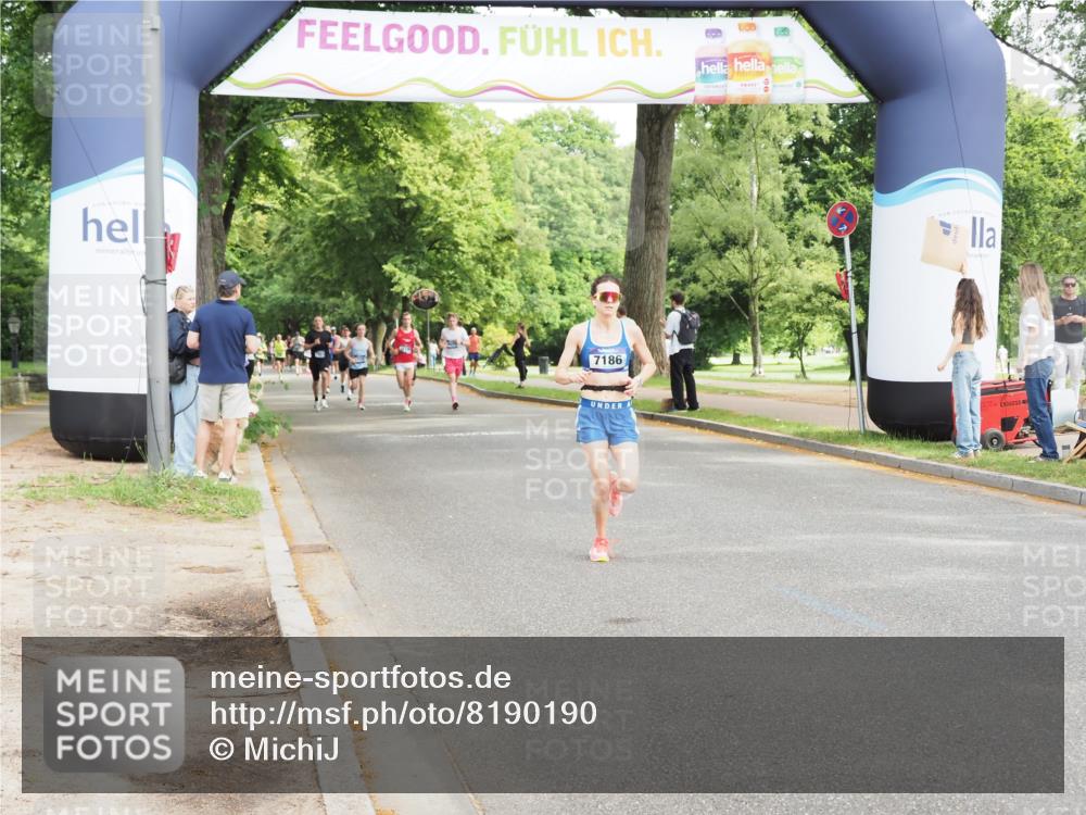 29.06.2025 - hella hamburg halbmarathon MichiJ http://msf.ph/oto/8190190 29.06.2025 10:19:36 Zwischen KM18-KM19 3189, 5308, 10173, 16713 meine-sportfotos.de
