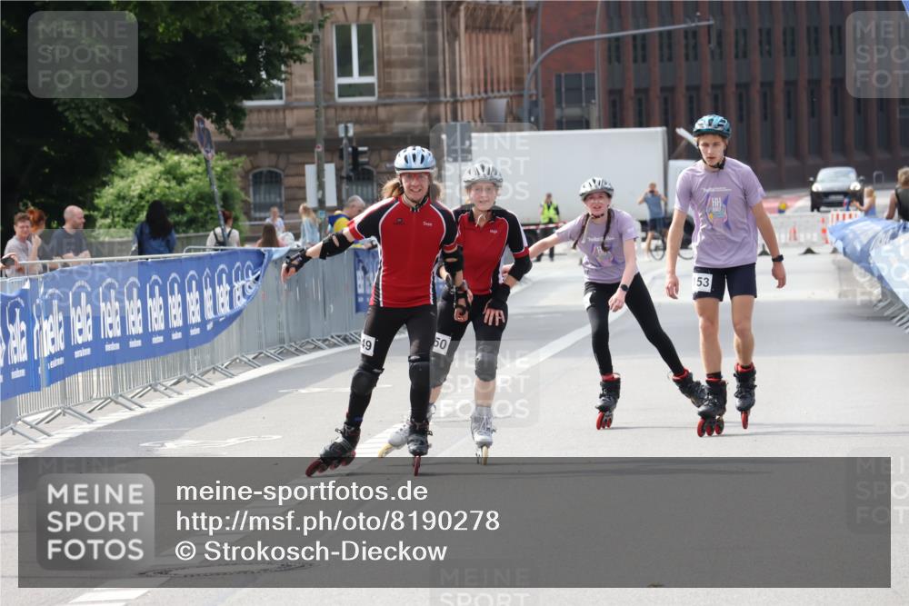 29.06.2025 - hella hamburg halbmarathon Strokosch-Dieckow http://msf.ph/oto/8190278 29.06.2025 09:30:43 Ziel 20152, 20153, 20549, 20550 meine-sportfotos.de