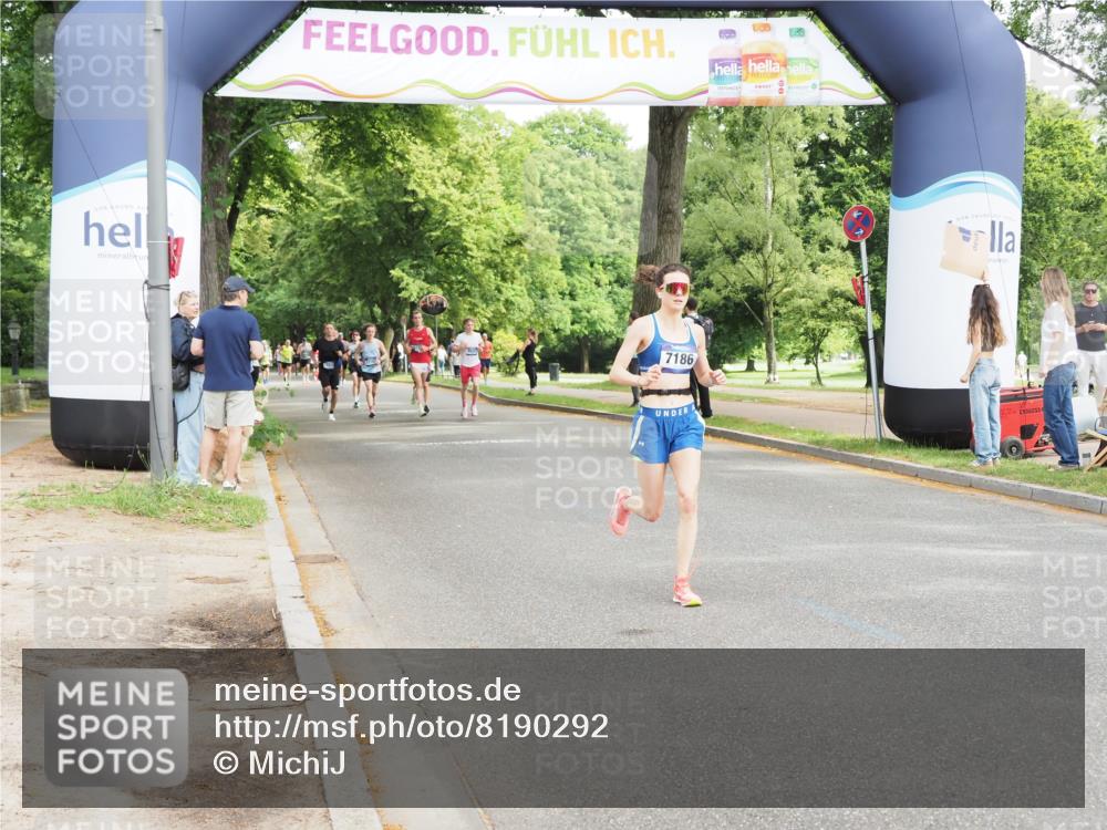 29.06.2025 - hella hamburg halbmarathon MichiJ http://msf.ph/oto/8190292 29.06.2025 10:19:36 Zwischen KM18-KM19 3189, 5308, 10173, 16713 meine-sportfotos.de