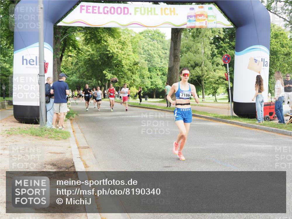 29.06.2025 - hella hamburg halbmarathon MichiJ http://msf.ph/oto/8190340 29.06.2025 10:19:37 Zwischen KM18-KM19 3189, 5308, 7186, 10173, 16713 meine-sportfotos.de