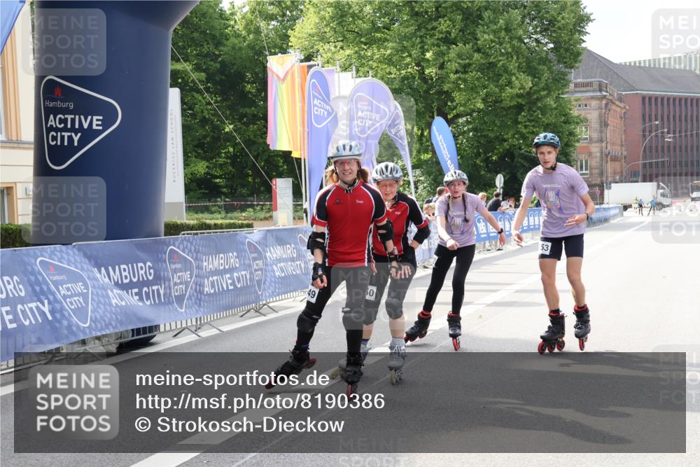 29.06.2025 - hella hamburg halbmarathon Strokosch-Dieckow http://msf.ph/oto/8190386 29.06.2025 09:30:48 Ziel 20152, 20153, 20549, 20550 meine-sportfotos.de