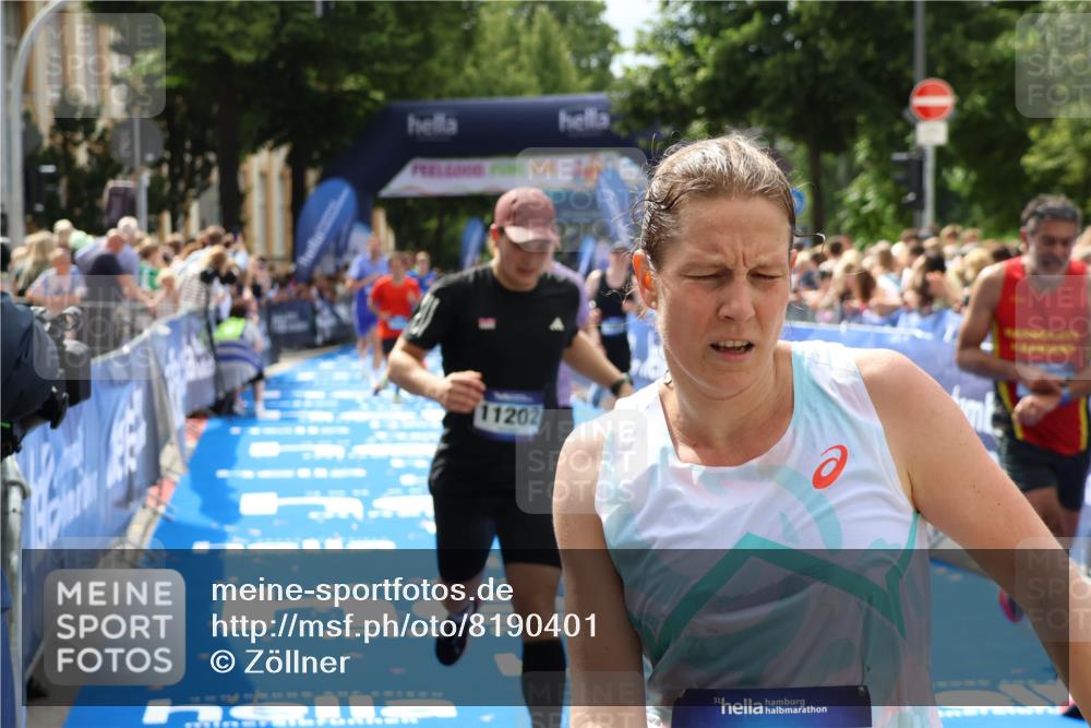 29.06.2025 - hella hamburg halbmarathon Zöllner http://msf.ph/oto/8190401 29.06.2025 10:34:15 Ziel 1080, 3005, 7884, 7901, 9376, 11202, 17751, 18906 meine-sportfotos.de