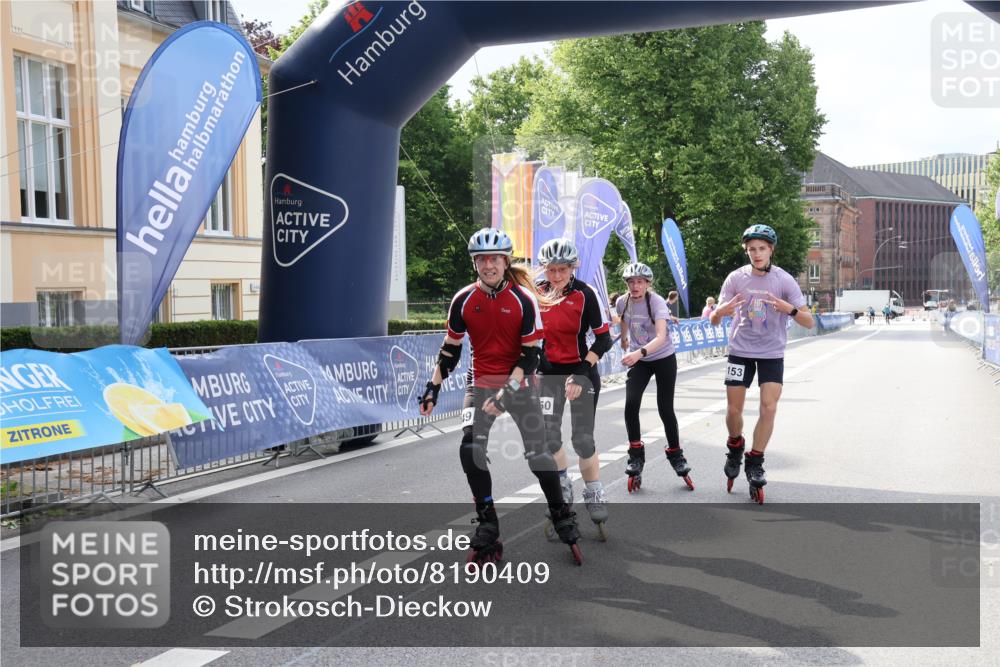 29.06.2025 - hella hamburg halbmarathon Strokosch-Dieckow http://msf.ph/oto/8190409 29.06.2025 09:30:49 Ziel 20152, 20153, 20549, 20550 meine-sportfotos.de