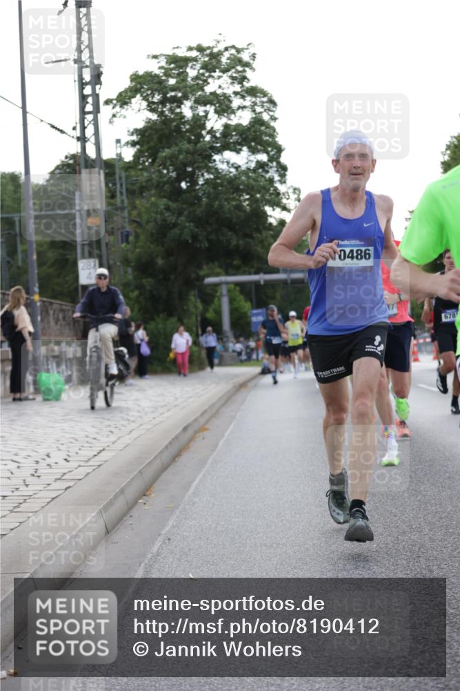 29.06.2025 - hella hamburg halbmarathon Jannik Wohlers http://msf.ph/oto/8190412 29.06.2025 09:44:43 Lombardsbrücke 1827, 2746, 3201, 5269, 6619, 6781, 10486, 10848, 11169, 12049, 12595, 12900, 13838, 14140, 14164, 14289, 15883, 16157, 16508, 16713, 16818, 17428, 17488, 18737, 18837, 18871, 18874, 19142 meine-sportfotos.de