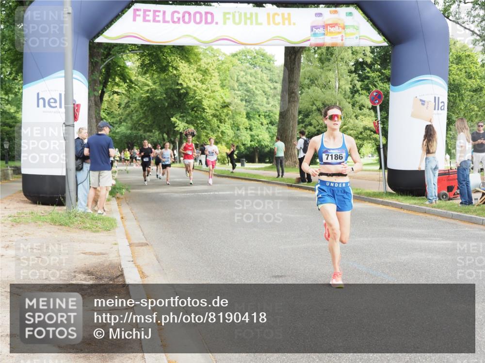 29.06.2025 - hella hamburg halbmarathon MichiJ http://msf.ph/oto/8190418 29.06.2025 10:19:37 Zwischen KM18-KM19 3189, 5308, 7186, 10173, 16713 meine-sportfotos.de