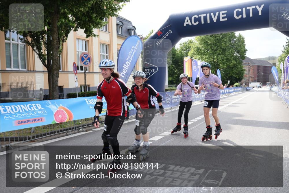 29.06.2025 - hella hamburg halbmarathon Strokosch-Dieckow http://msf.ph/oto/8190444 29.06.2025 09:30:49 Ziel 20152, 20153, 20549, 20550 meine-sportfotos.de