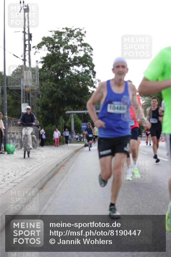29.06.2025 - hella hamburg halbmarathon Jannik Wohlers http://msf.ph/oto/8190447 29.06.2025 09:44:43 Lombardsbrücke 1827, 2746, 3201, 5269, 6619, 6781, 10486, 10848, 11169, 12049, 12595, 12900, 13838, 14140, 14164, 14289, 15883, 16157, 16508, 16713, 16818, 17428, 17488, 18737, 18837, 18871, 18874, 19142 meine-sportfotos.de