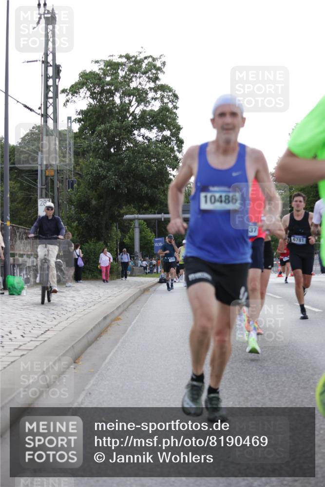 29.06.2025 - hella hamburg halbmarathon Jannik Wohlers http://msf.ph/oto/8190469 29.06.2025 09:44:43 Lombardsbrücke 1827, 2746, 3201, 5269, 6619, 6781, 10486, 10848, 11169, 12049, 12595, 12900, 13838, 14140, 14164, 14289, 15883, 16157, 16508, 16713, 16818, 17428, 17488, 18737, 18837, 18871, 18874, 19142 meine-sportfotos.de